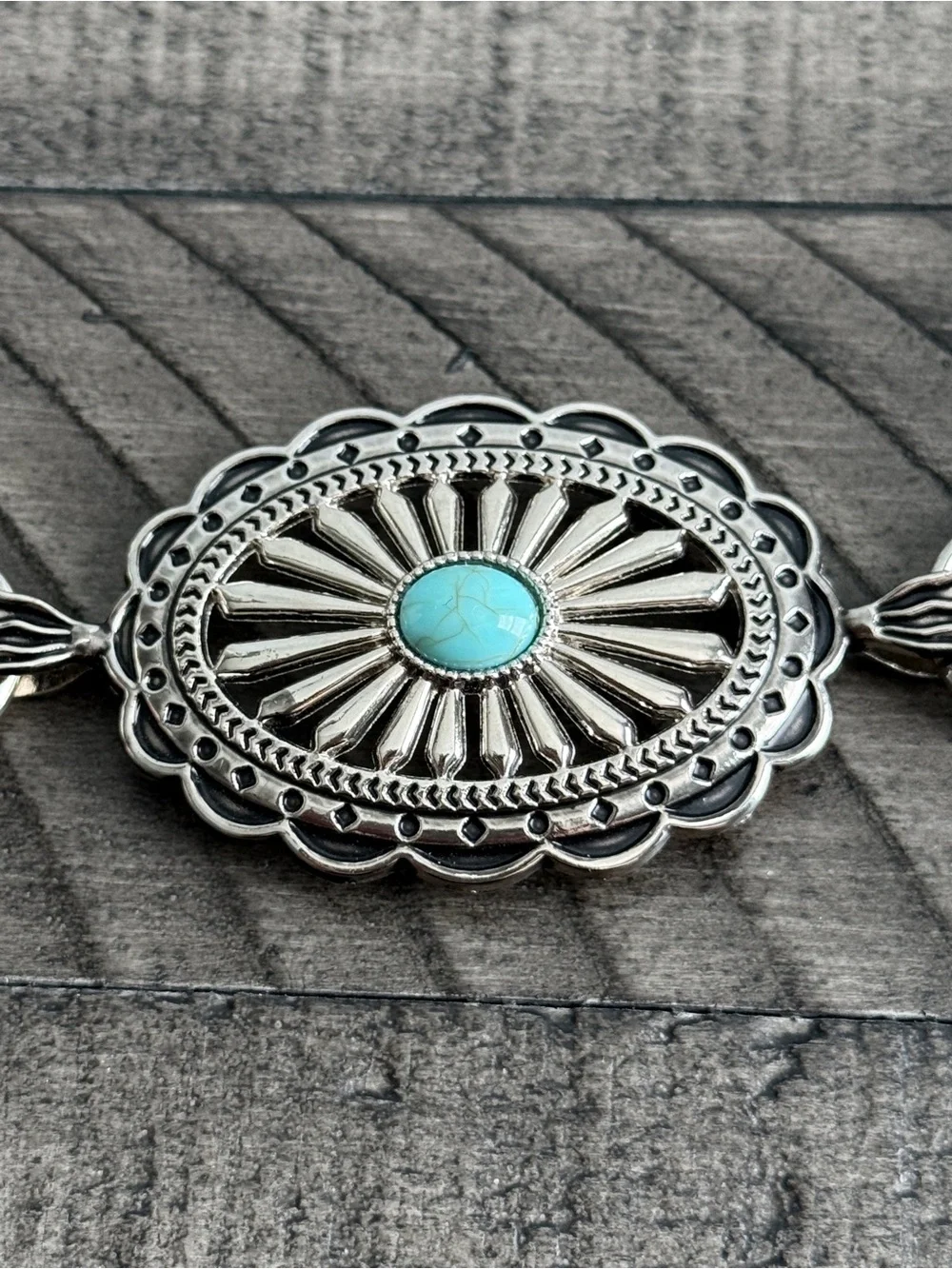 Women’s Oval Turquoise Concho Chain Belt